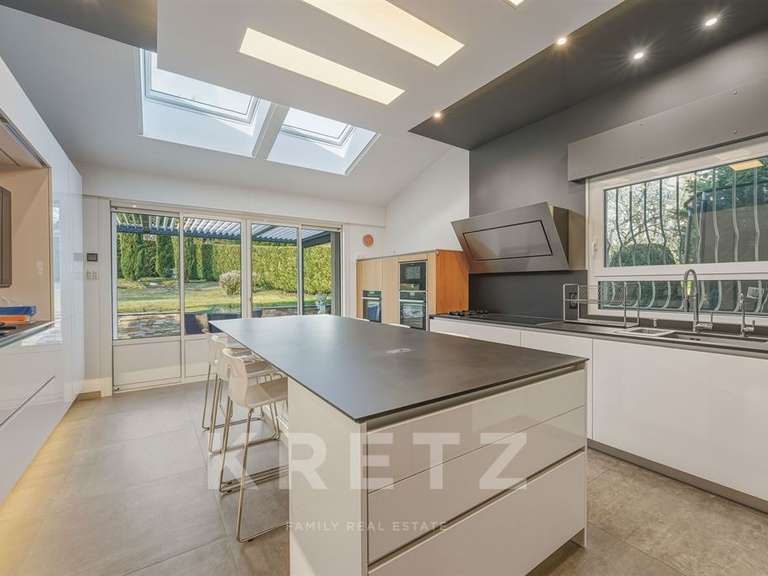 Maison Divonne-les-Bains - 6 chambres - 390m²