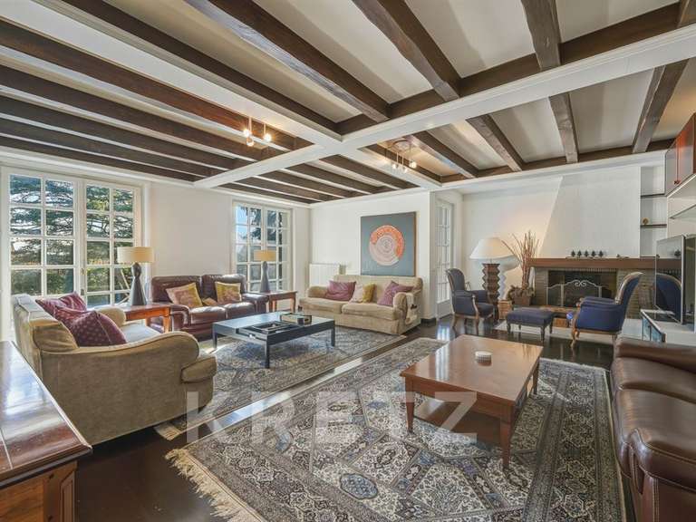 Maison Divonne-les-Bains - 6 chambres - 390m²