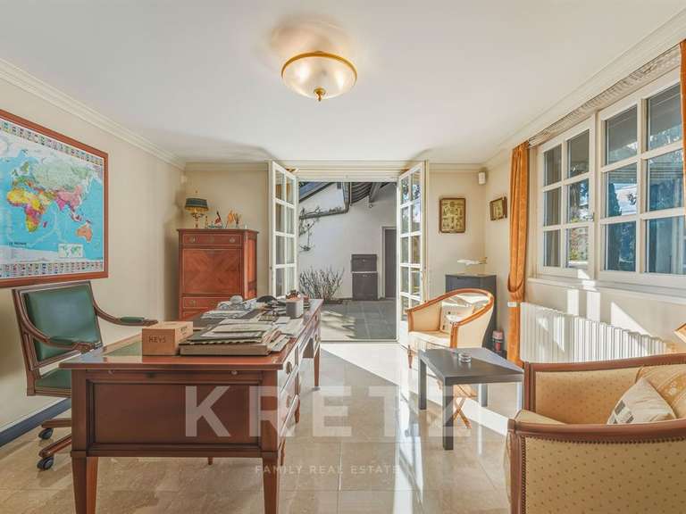 Maison Divonne-les-Bains - 6 chambres - 390m²