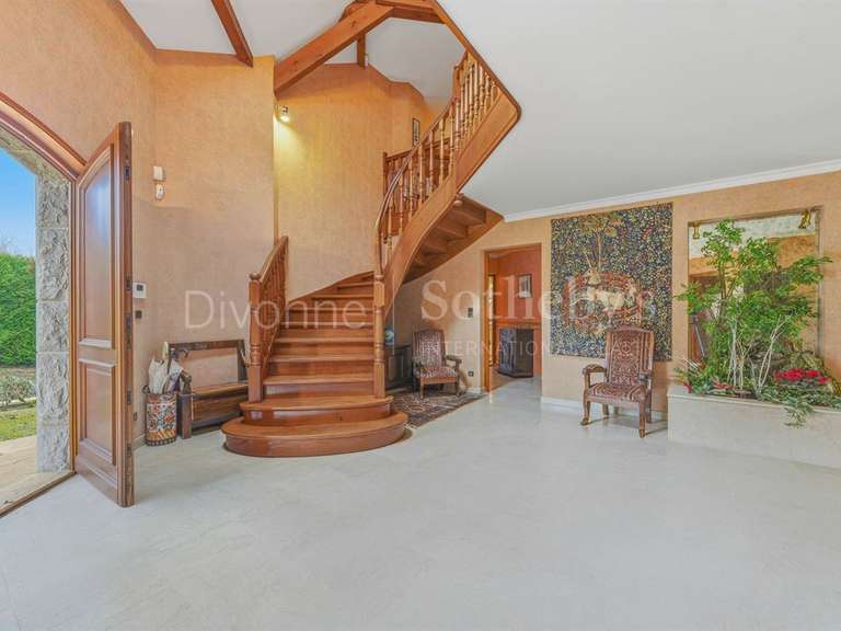 Maison Divonne-les-Bains - 5 chambres - 296m²