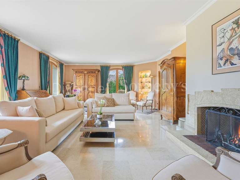 Maison Divonne-les-Bains - 5 chambres - 296m²