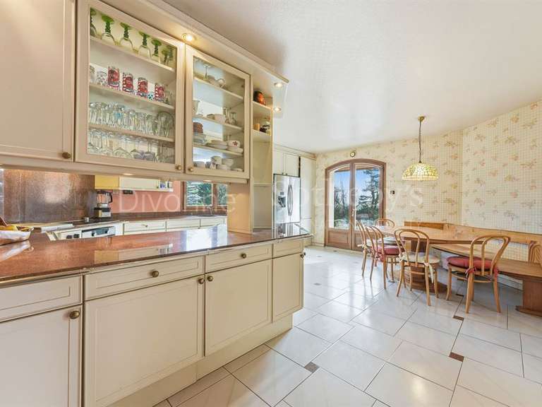 Maison Divonne-les-Bains - 5 chambres - 296m²