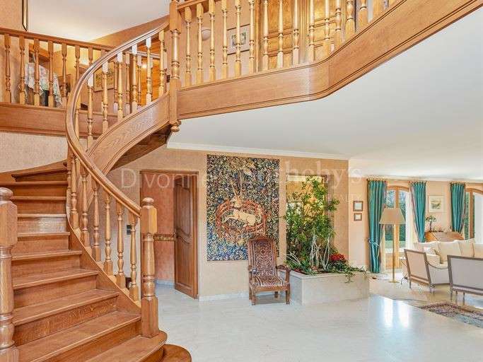 Maison Divonne-les-Bains - 5 chambres - 296m²