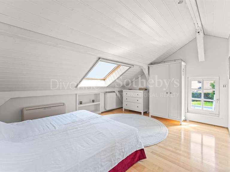 Maison Divonne-les-Bains - 6 chambres - 369m²