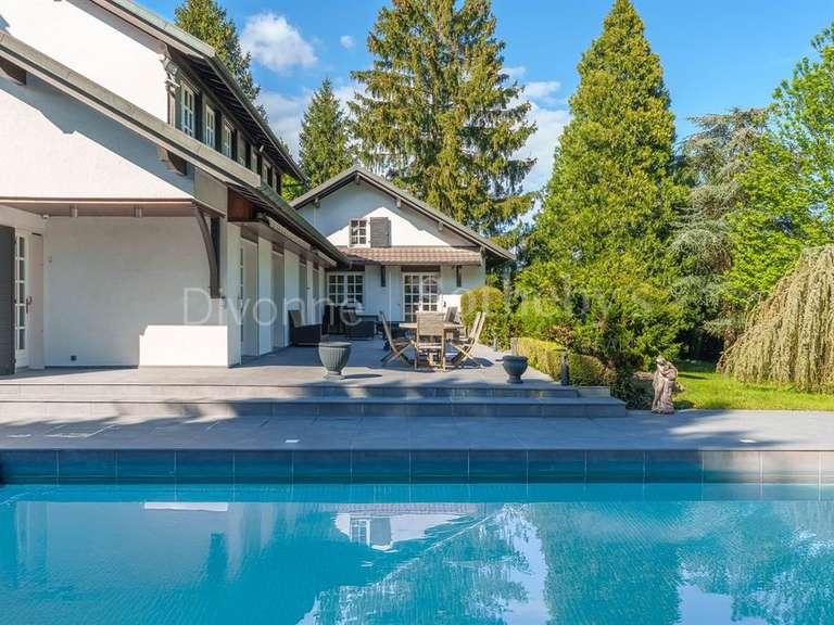 Maison Divonne-les-Bains - 6 chambres - 369m²