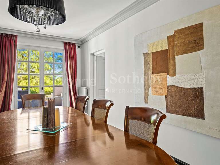 Maison Divonne-les-Bains - 6 chambres - 369m²