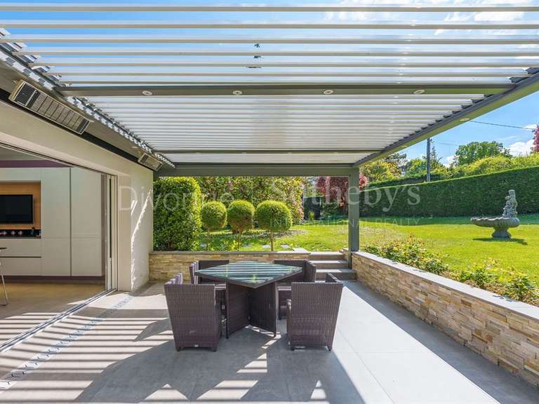 Maison Divonne-les-Bains - 6 chambres - 369m²