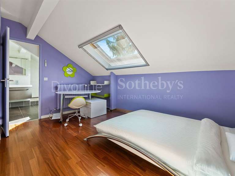 Maison Divonne-les-Bains - 6 chambres - 369m²