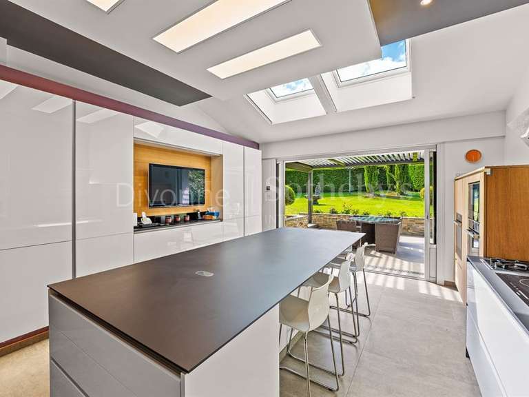 Maison Divonne-les-Bains - 6 chambres - 369m²