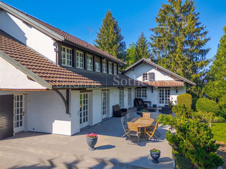 Maison Divonne-les-Bains - 6 chambres - 369m²