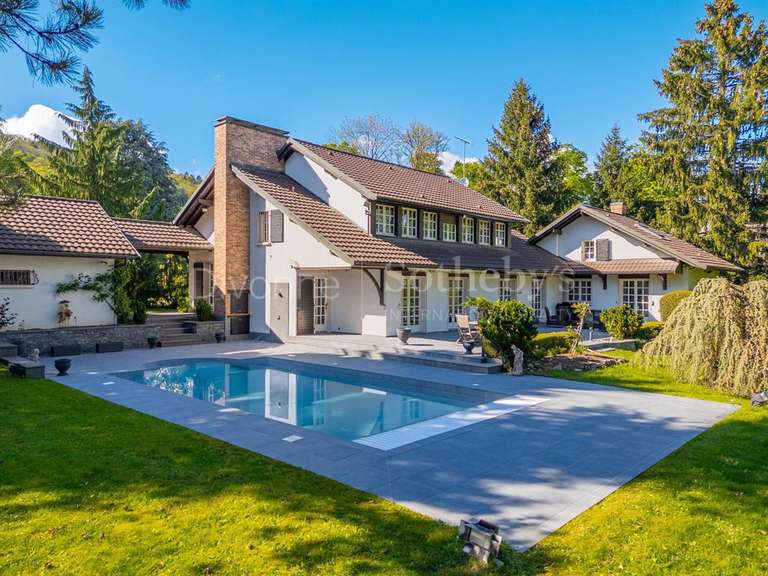 Maison Divonne-les-Bains - 6 chambres - 369m²