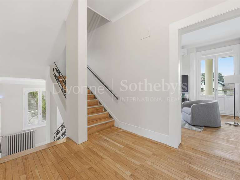Maison Divonne-les-Bains - 5 chambres - 370m²
