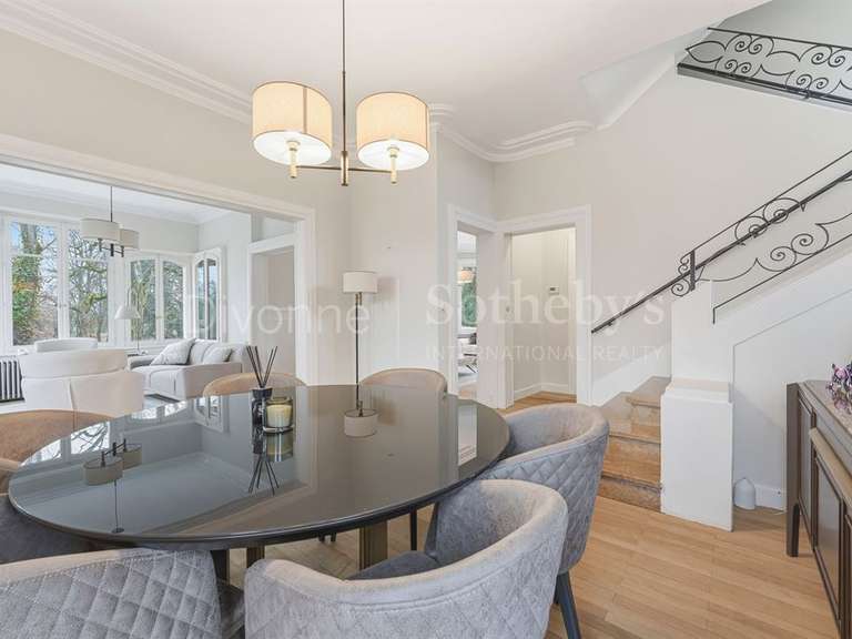 Maison Divonne-les-Bains - 5 chambres - 370m²