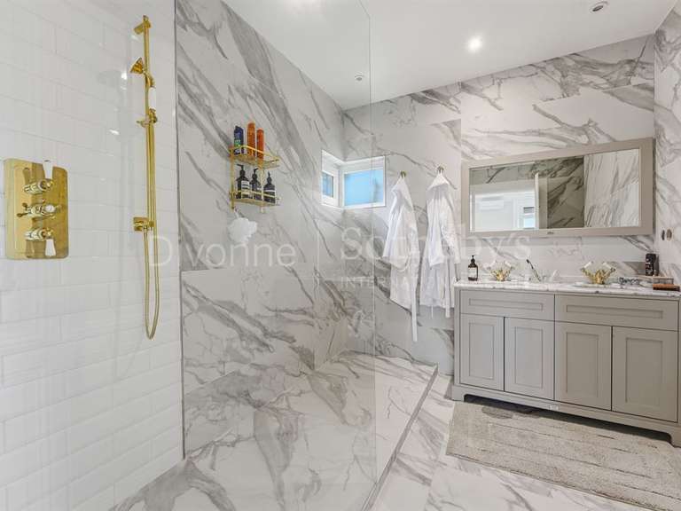 Maison Divonne-les-Bains - 5 chambres - 370m²