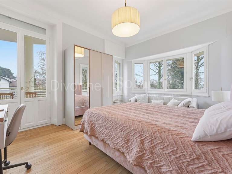 Maison Divonne-les-Bains - 5 chambres - 370m²