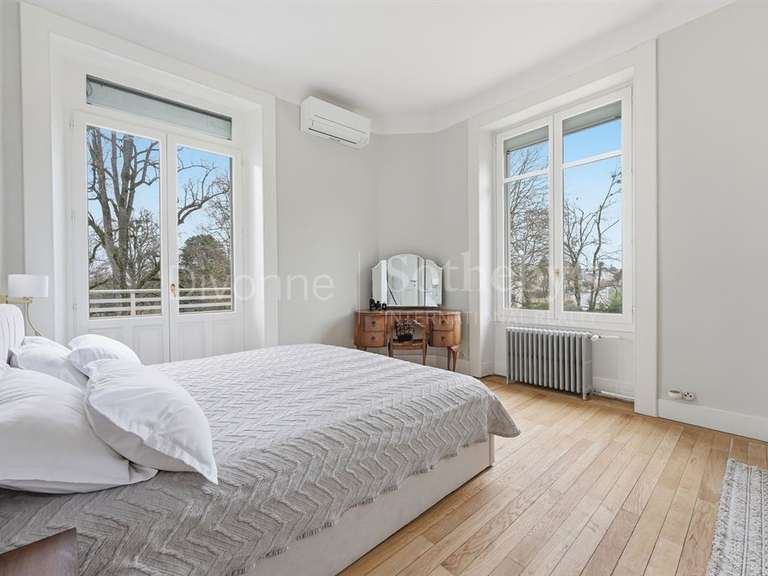 Maison Divonne-les-Bains - 5 chambres - 370m²