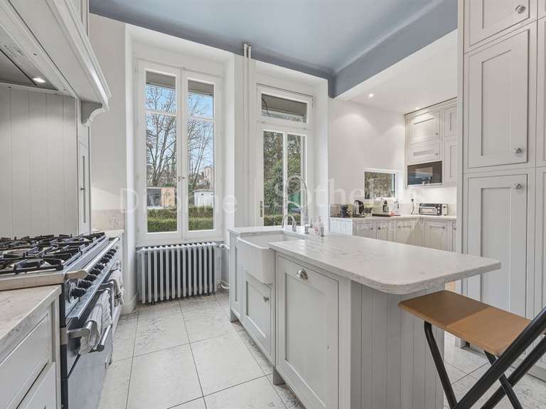 House Divonne-les-Bains - 5 bedrooms - 370m²