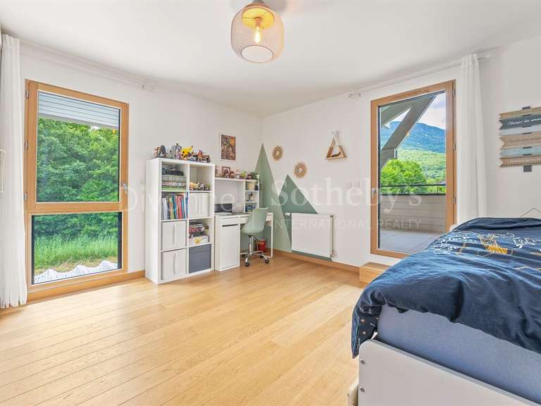 House Divonne-les-Bains - 5 bedrooms - 227m²