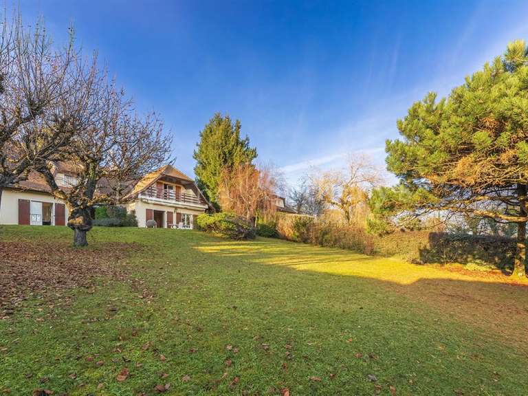 Maison Divonne-les-Bains - 4 chambres - 217m²