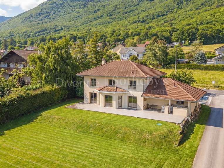 Maison Divonne-les-Bains - 4 chambres - 170m²