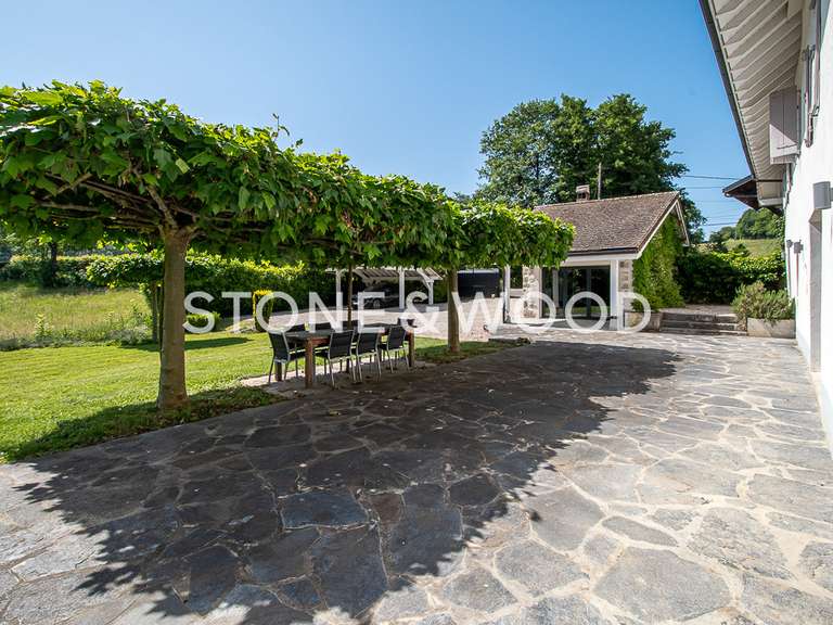 House Divonne-les-Bains - 5 bedrooms - 387m²