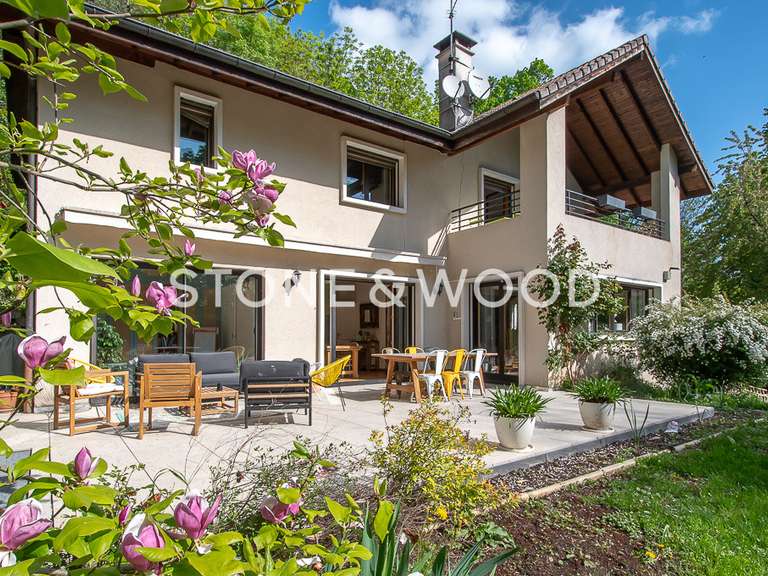 House Divonne-les-Bains - 5 bedrooms - 202m²