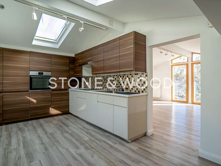 House Divonne-les-Bains - 5 bedrooms - 224m²