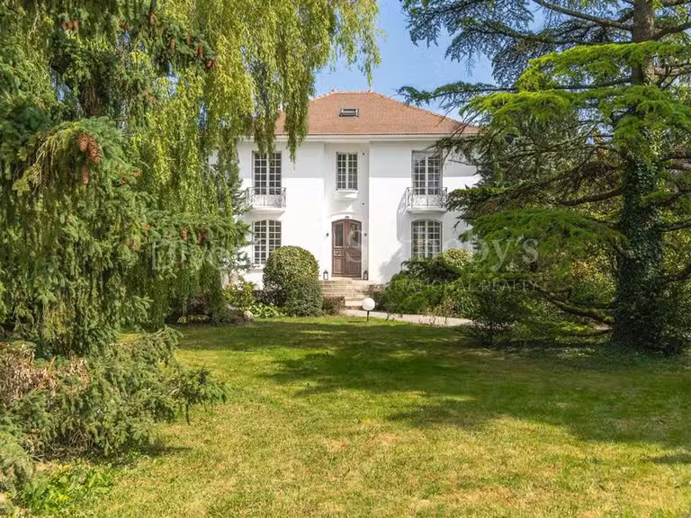 House Divonne-les-Bains - 5 bedrooms - 350m²