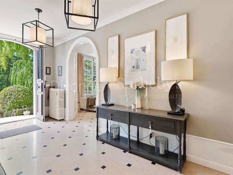 Maison Divonne-les-Bains - 5 chambres - 350m²