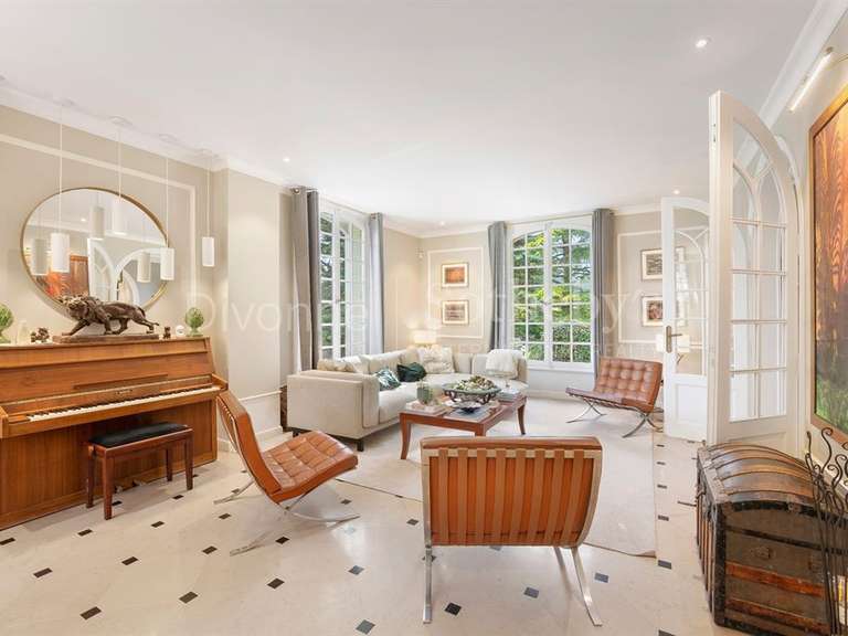 Maison Divonne-les-Bains - 5 chambres - 350m²