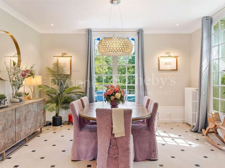 Maison Divonne-les-Bains - 5 chambres - 350m²