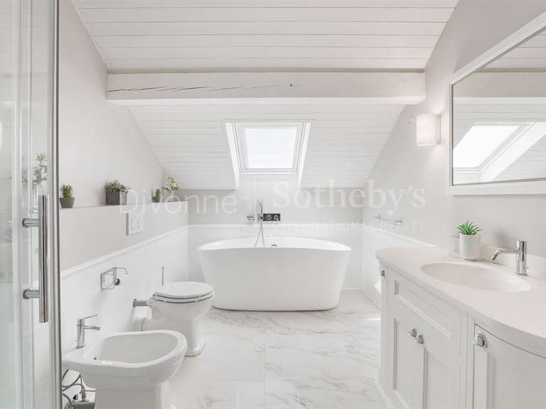 Maison Divonne-les-Bains - 5 chambres - 350m²