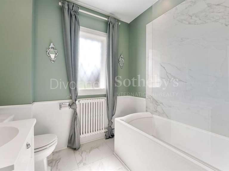 Maison Divonne-les-Bains - 5 chambres - 350m²