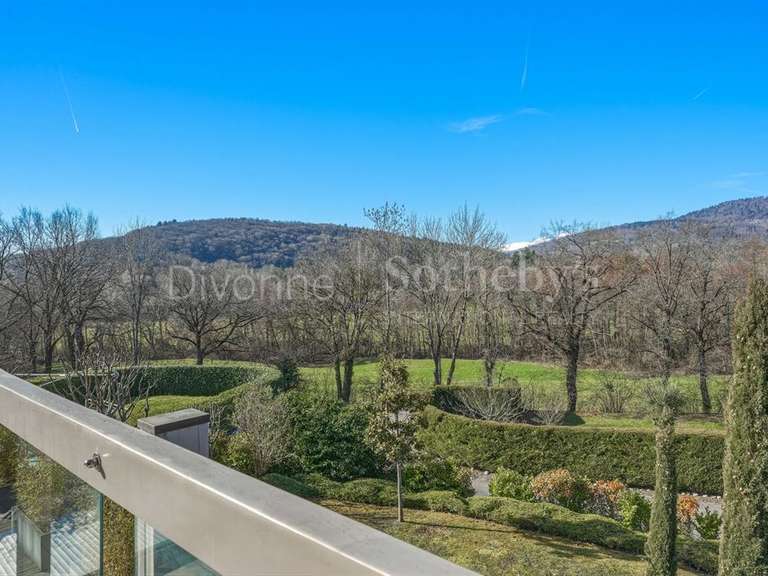 House Divonne-les-Bains - 5 bedrooms - 231m²