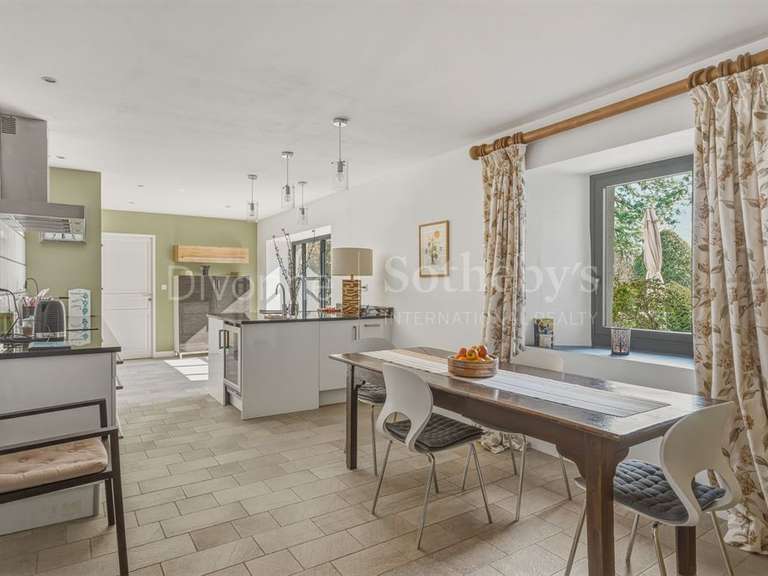 Maison Divonne-les-Bains - 5 chambres - 424m²