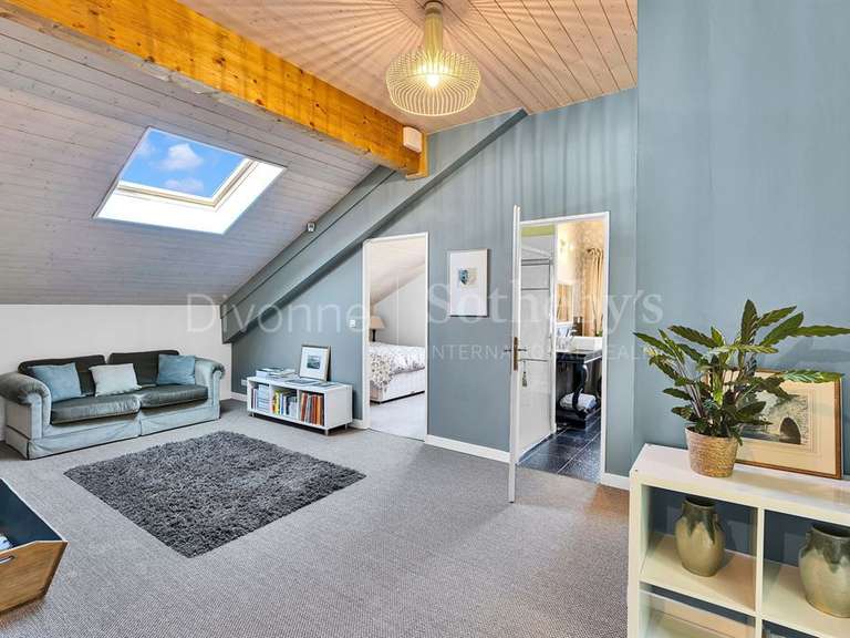 Maison Divonne-les-Bains - 5 chambres - 424m²