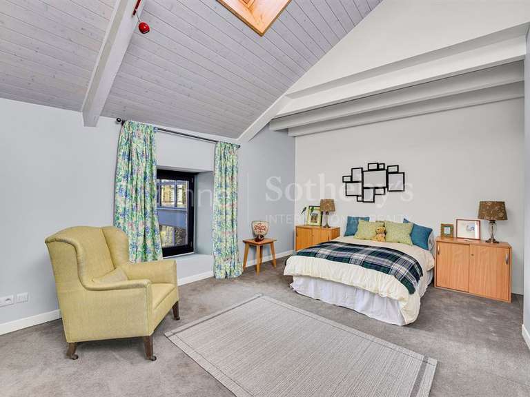 Maison Divonne-les-Bains - 5 chambres - 424m²