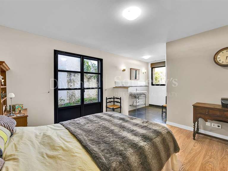 Maison Divonne-les-Bains - 5 chambres - 424m²