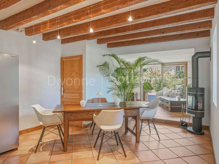 Maison Divonne-les-Bains - 3 chambres - 240m²