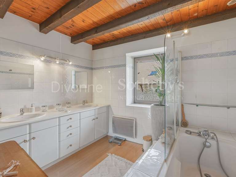 Maison Divonne-les-Bains - 240m²