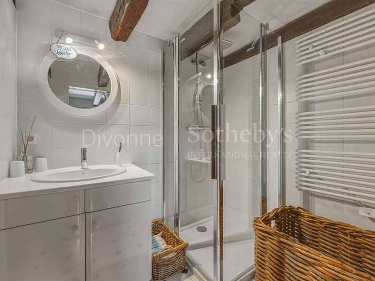 Maison Divonne-les-Bains - 3 chambres - 240m²