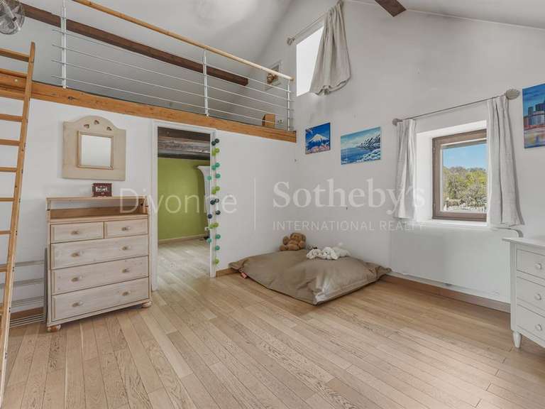 Maison Divonne-les-Bains - 3 chambres - 240m²