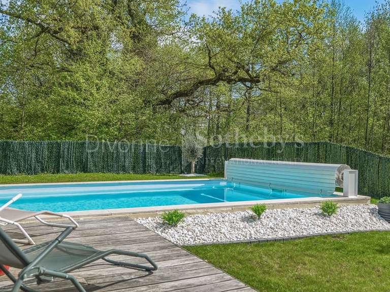 Maison Divonne-les-Bains - 5 chambres - 227m²