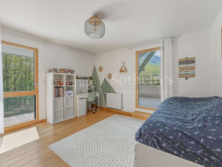 Maison Divonne-les-Bains - 5 chambres - 227m²