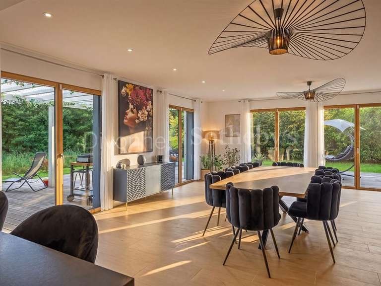 Maison Divonne-les-Bains - 5 chambres - 227m²