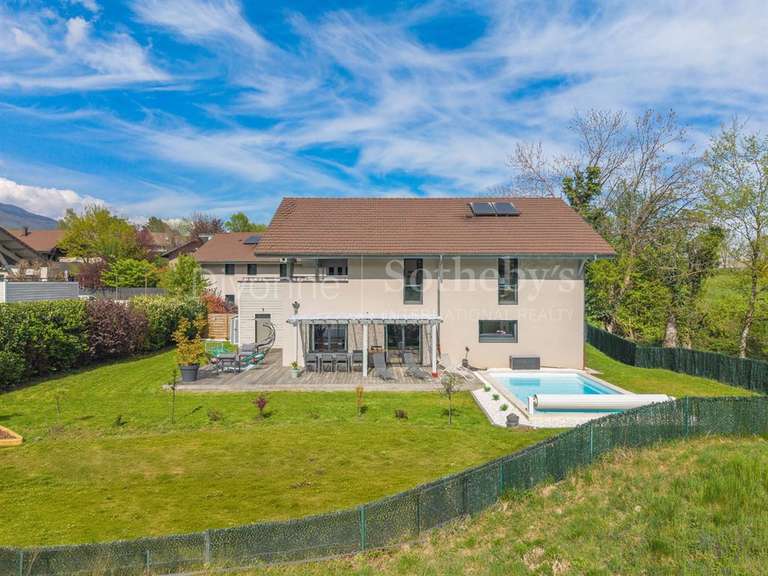 Maison Divonne-les-Bains - 5 chambres - 227m²