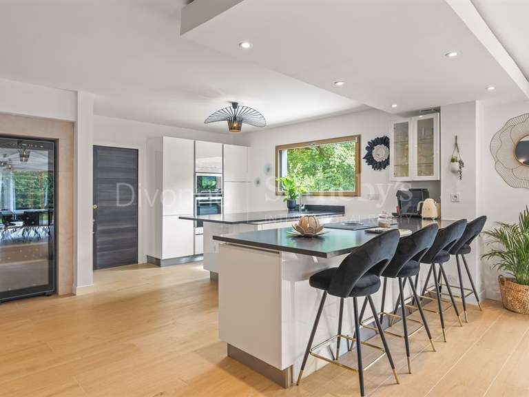 Maison Divonne-les-Bains - 5 chambres - 227m²