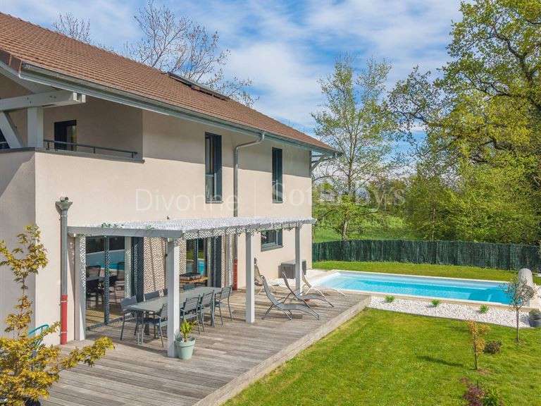 Maison Divonne-les-Bains - 5 chambres - 227m²