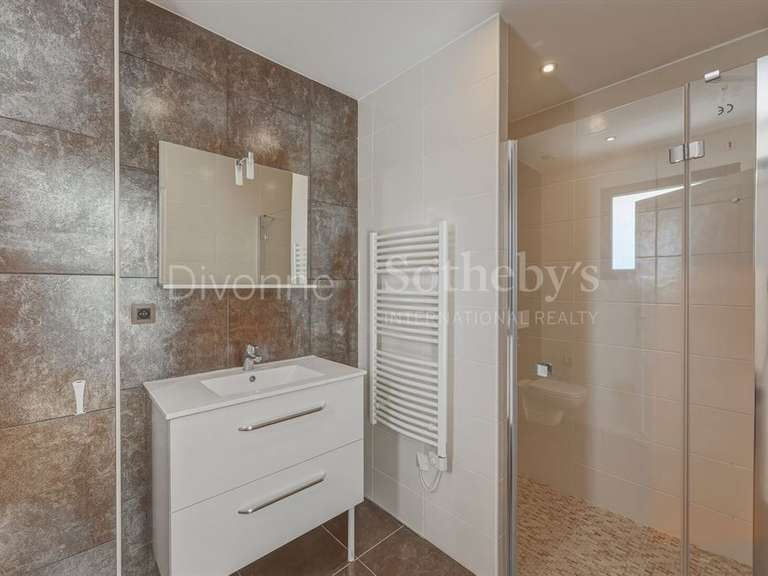 House Divonne-les-Bains - 5 bedrooms - 250m²