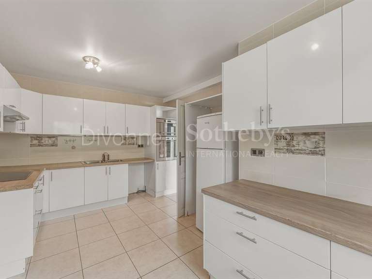 House Divonne-les-Bains - 5 bedrooms - 250m²